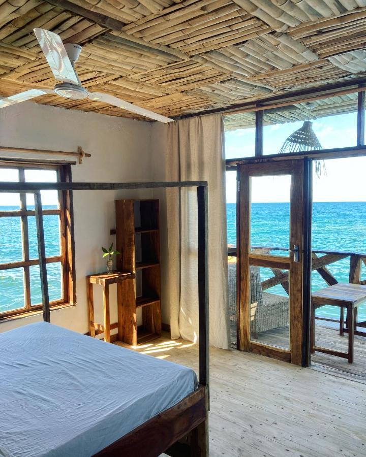 Soul Rebel Lodge & Backpackers Nkhata Bay Eksteriør bilde