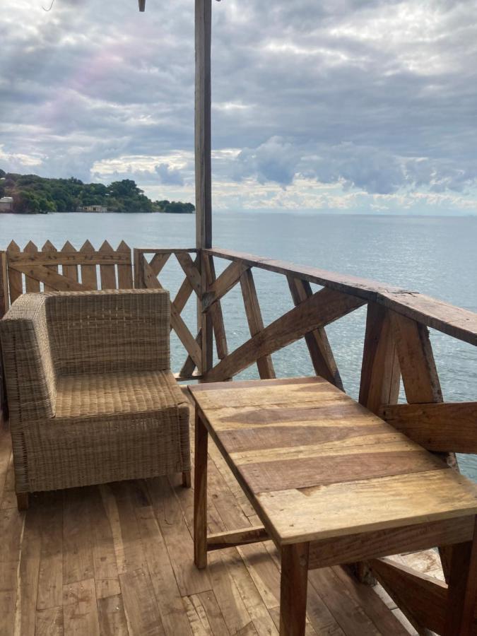 Soul Rebel Lodge & Backpackers Nkhata Bay Eksteriør bilde